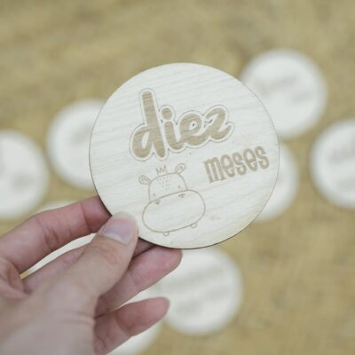 Cumple mes en madera personalizado
