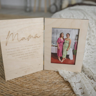 marco libro de madera personalizado con foto y dedicatoria